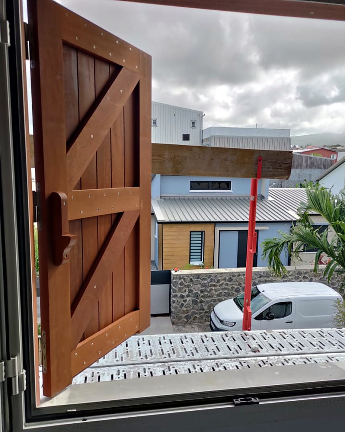 Volet plein à écharpes sur mesure en Guyane