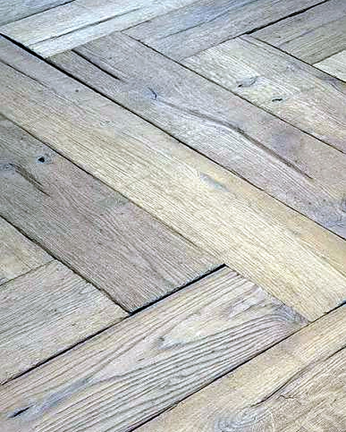 Parquet chêne vieilli : plancher intérieur en bois en Guyane